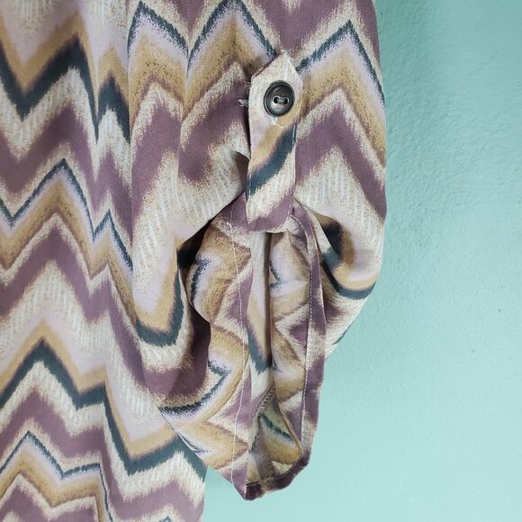 Maurices Womens Atwood Chevron 3/4 sleeve Popover V-Neck Blouse Top Size 3X - Picture 5 of 7